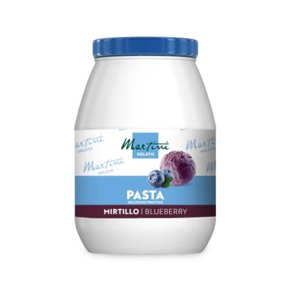 Bílá plastová dóza s modrým víčkem, etiketa Martini Gelato Pasta Mirtillo, s kopečkem borůvkové zmrzliny