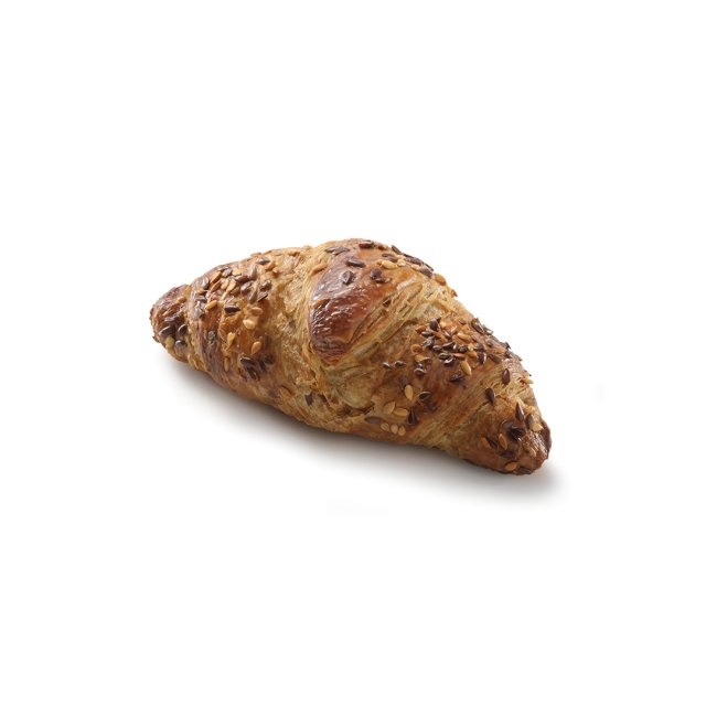 Zlatavý vícezrnný croissant s posypem semínek na bílém pozadí.