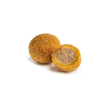 Dvě obalované smažené krokety, jedna celá a jedna rozpůlená s krémovou masovou náplní.