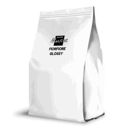 Bílý stojící sáček s černým logem Master Martini, popisek "Fiorfiore Glossy", zip k opětovnému uzavření.