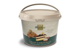 Béžový plastový kbelík pomazánkového krému Master Martini Gran Caravella s obrázkem croissantu a vrstveného dortu na ...